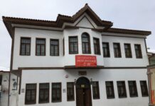 Anemurium Nekropolünde Kompleks Mezar Tipleri